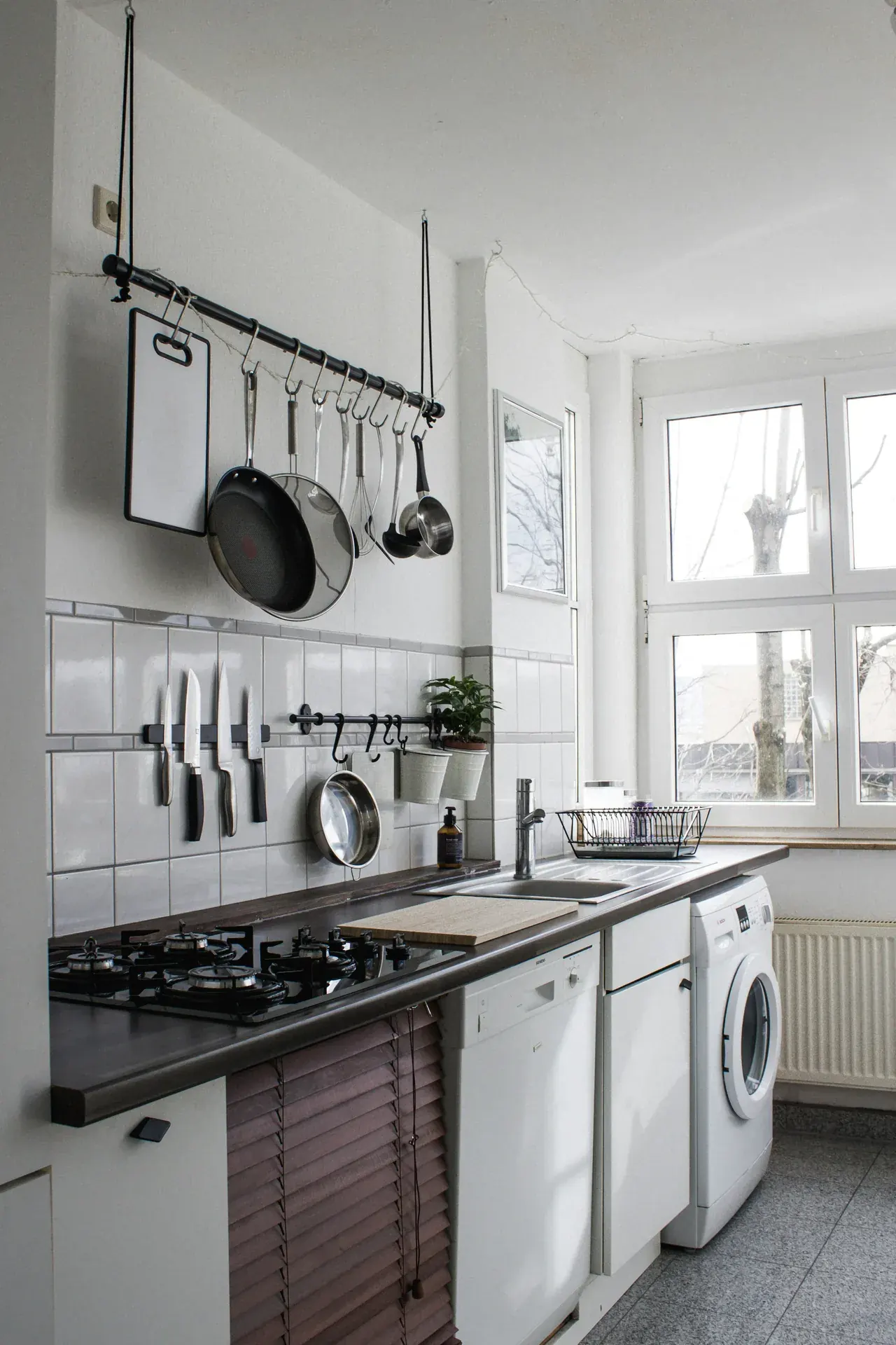 Deep cleaning vs standard cleaning comparison